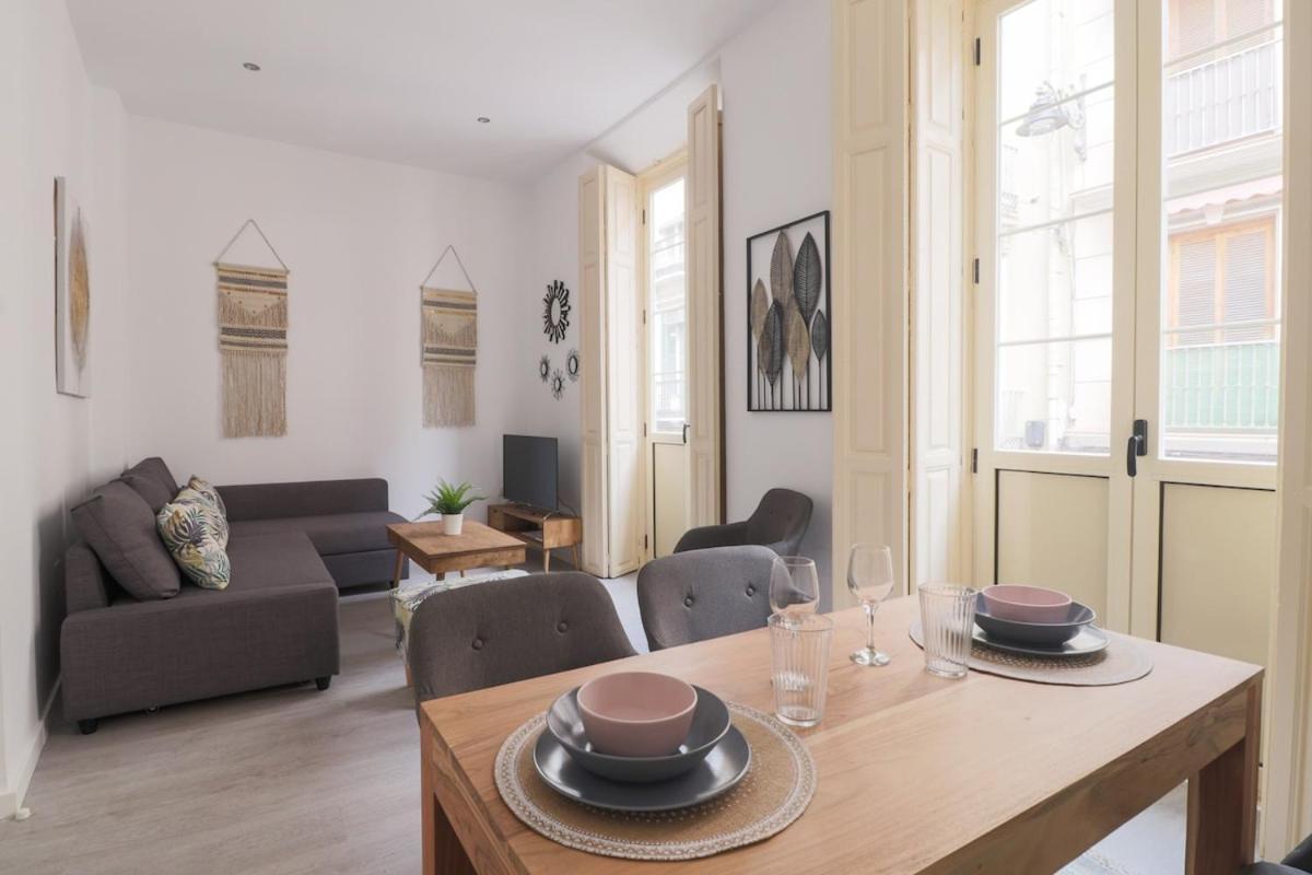 C93 - Trendy Two Bedrooms In Ollerias Malaga Bagian luar foto
