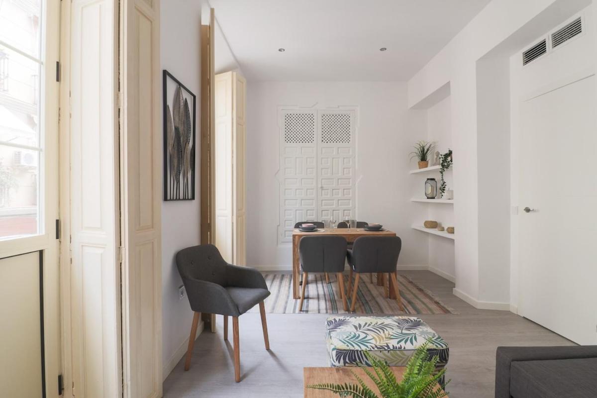 C93 - Trendy Two Bedrooms In Ollerias Malaga Bagian luar foto
