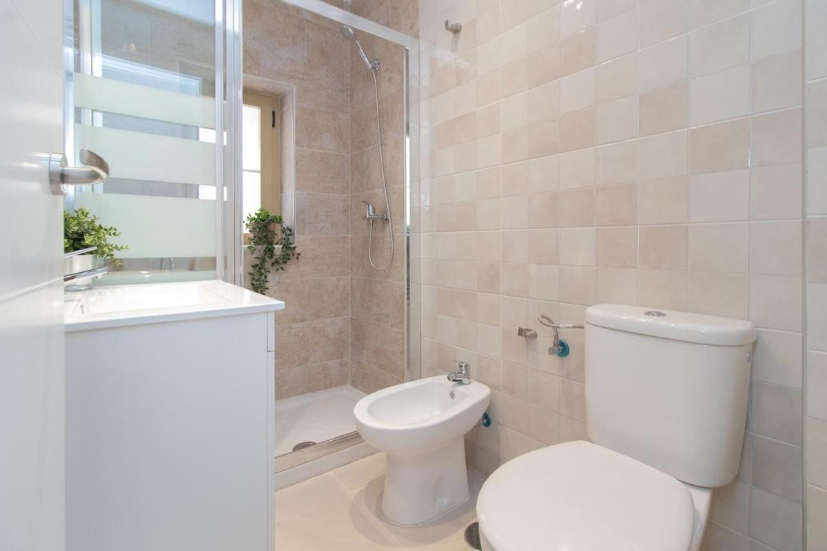 C93 - Trendy Two Bedrooms In Ollerias Malaga Bagian luar foto