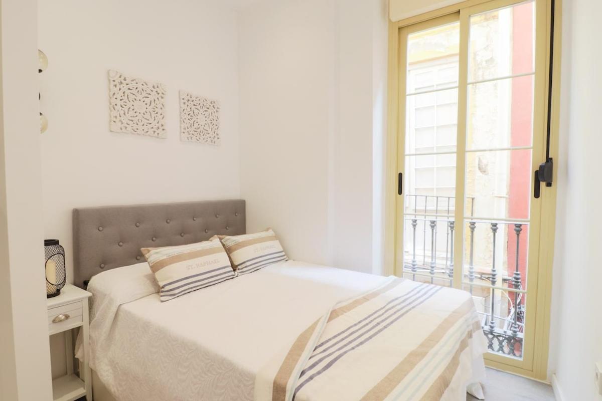 C93 - Trendy Two Bedrooms In Ollerias Malaga Bagian luar foto